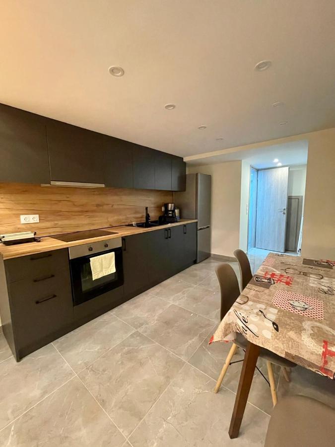 Minimal Two-Floor Apartment Szaloniki Kültér fotó